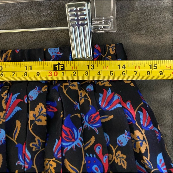 Banana Republic Pleated Midi Skirt - Picture 9 of 10